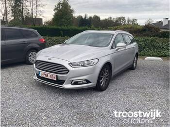 Voiture Ford Mondeo: photos 1