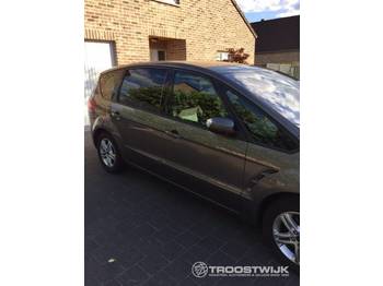 Voiture Ford S-Max: photos 1