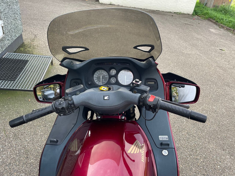 Motocyclette Honda ST 1100 PAN EUROPEAN: photos 8