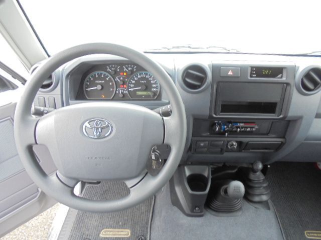 Voiture Toyota Land Cruiser NEW UNUSED LX V6: photos 8