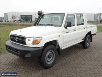 Voiture Toyota Land Cruiser HZJ79L