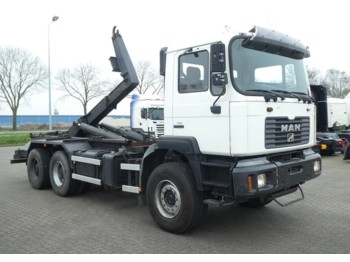 Camion ampliroll MAN 27.314 F2000