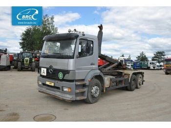 Camion ampliroll MERCEDES-BENZ 2628