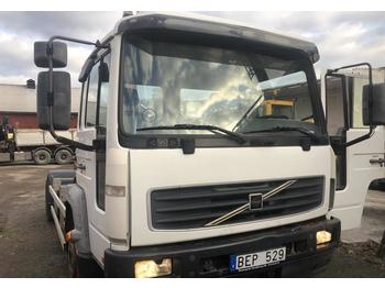 Camion ampliroll Volvo FL220