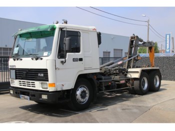 Camion ampliroll Volvo FL 420 + 6x2 - 10 tires