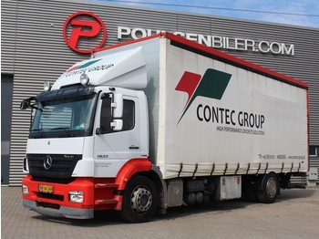 Camion bâche Mercedes-Benz 1833