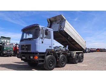 Camion benne MAN 35.362 (BIG AXLE / STEEL SUSPENSION / MANUAL PUMP)