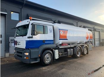 Camion citerne MAN TGA 26.400 6x2*4