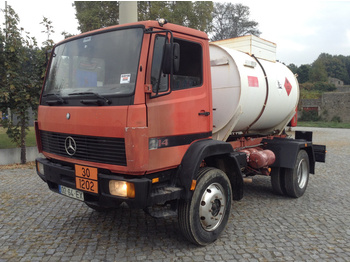 Camion citerne Mercedes-Benz 914