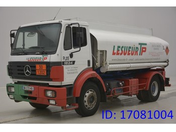 Camion citerne Mercedes-Benz SK 1824