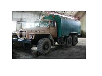 URAL 5557 - Camion fourgon