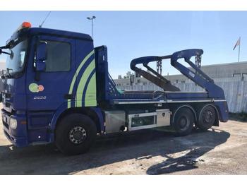 Camion multibenne Mercedes-Benz 2536