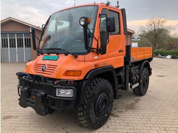 Camion plateau Mercedes-Benz Unimog U400