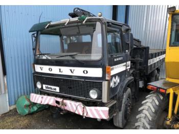 Camion plateau ridelle Volvo F613 4x2