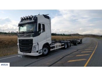 Camion porte-conteneur/ caisse mobile Volvo FH540