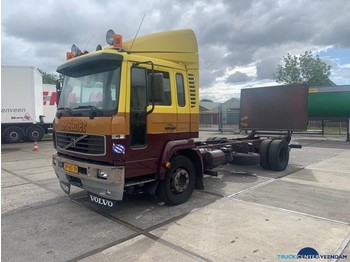 Châssis cabine Volvo FL 612 4x2