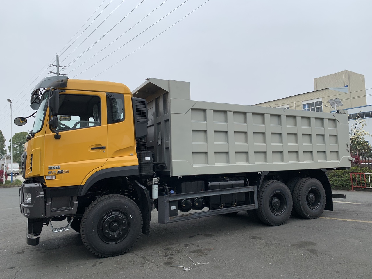 Camion benne neuf DONGFENG Left-Hand-Drive Dumper Truck  6x4  Sino Tipper Truck: photos 2