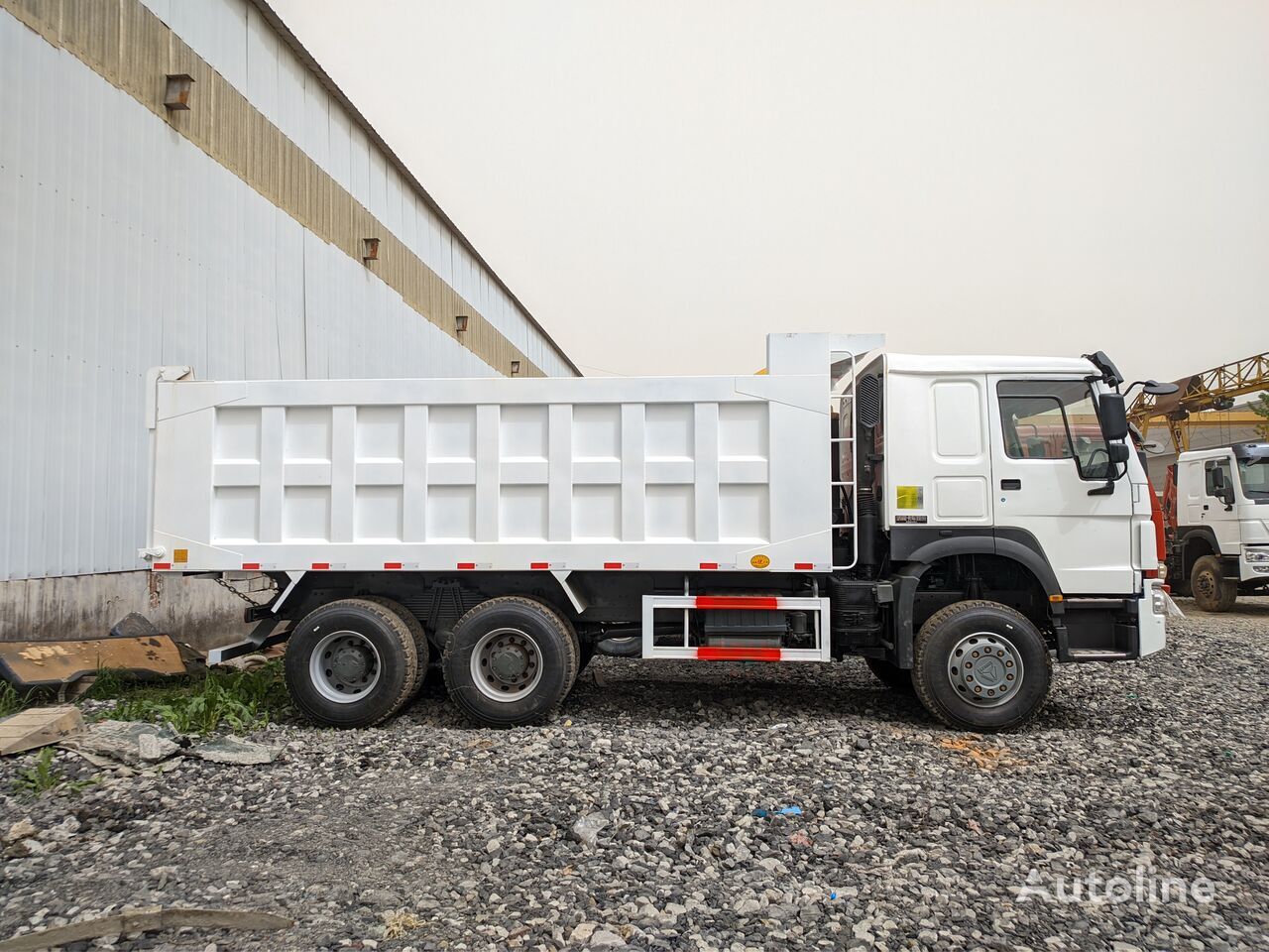Camion benne HOWO China dumper Sinotruk Shacman tipper lorry 6x4 drive: photos 2