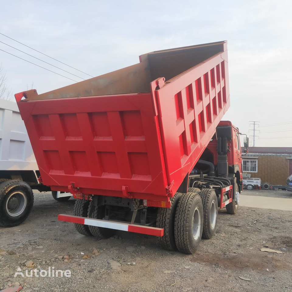 Camion benne Howo 6X4 Middle Lift: photos 4
