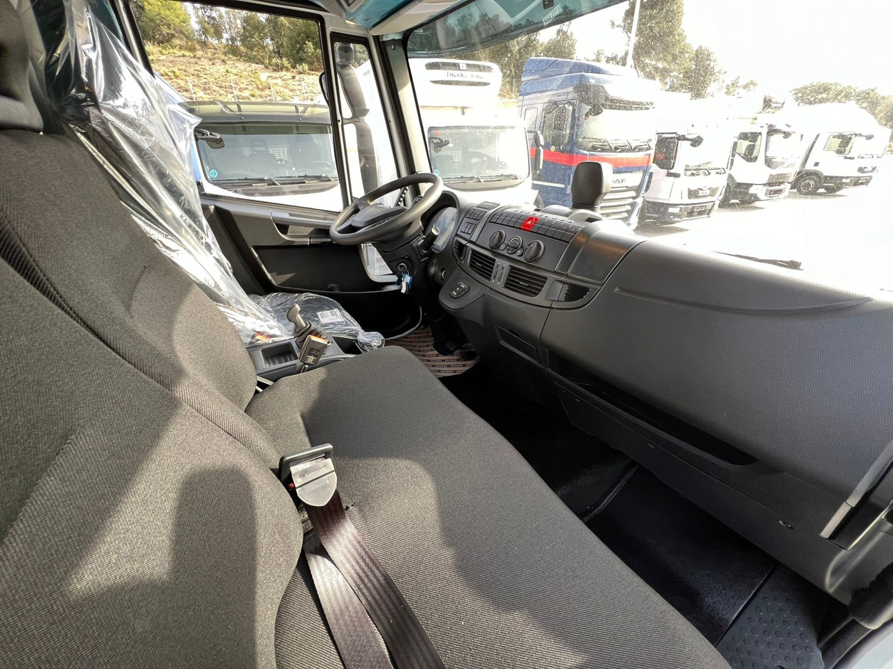 Châssis cabine IVECO ML 180EL32 P Eurocargo E6 (Chassis cabina): photos 7