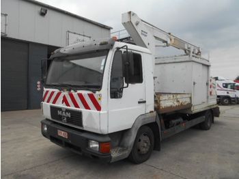 Camion MAN L 84 F (STEEL SUSPENSION / 11.5 METER LIFT)