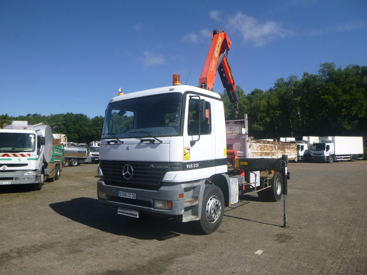 Fanion camion Mercedes - Équipement auto