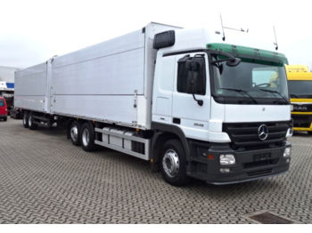 Camion pour le transport de boissons Mercedes-Benz ACTROS 2546/Code XL/Schwenkwand/LBW Bär: photos 1