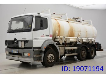 Camion citerne pour transport de carburant Mercedes-Benz Atego 2533 - 6x2: photos 1