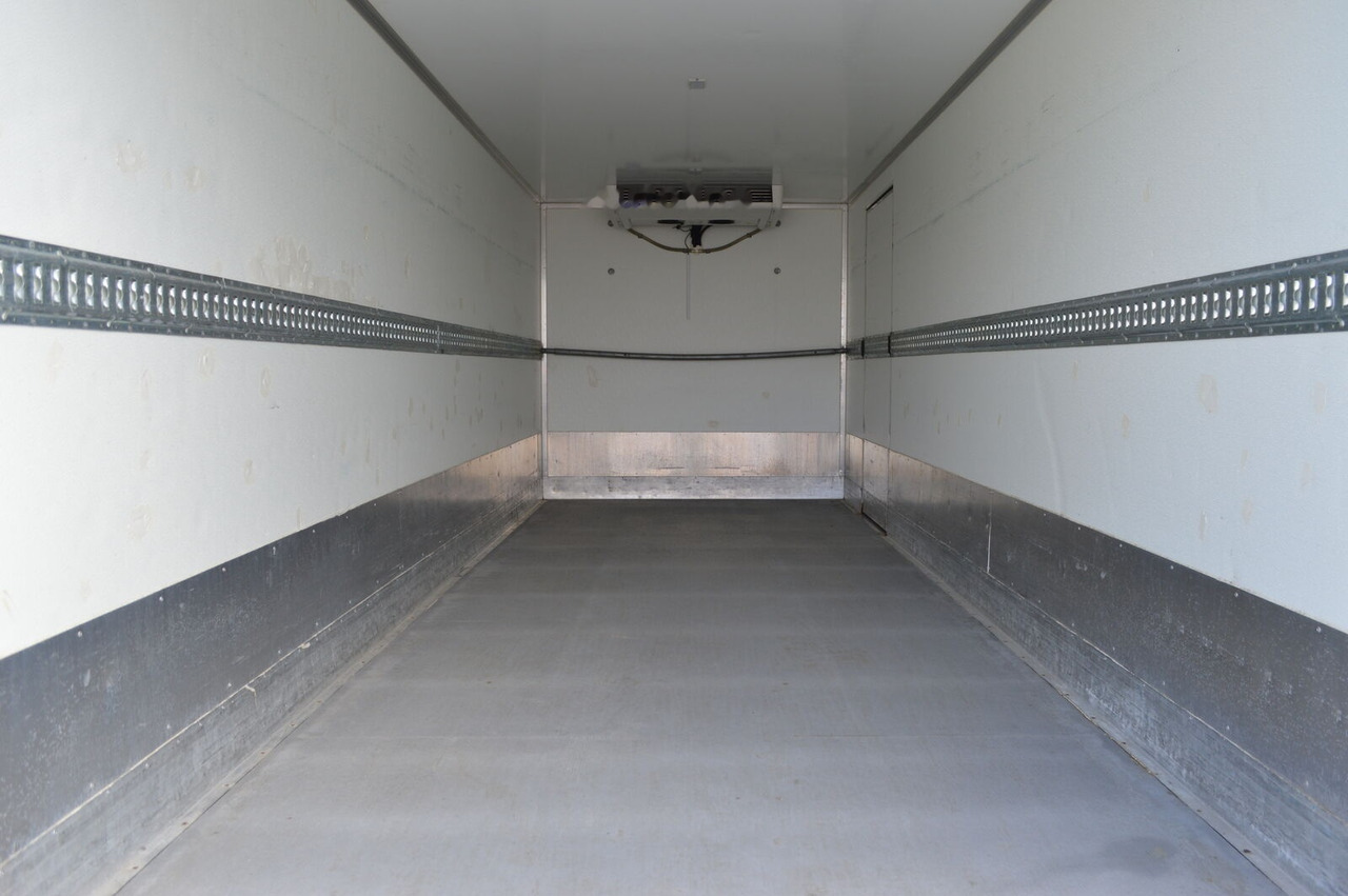 Camion frigorifique Mitsubishi FUSO CANTER 7C15 REFRIGERATOR + LIFT + DOOR + SIDE DOOR: photos 9
