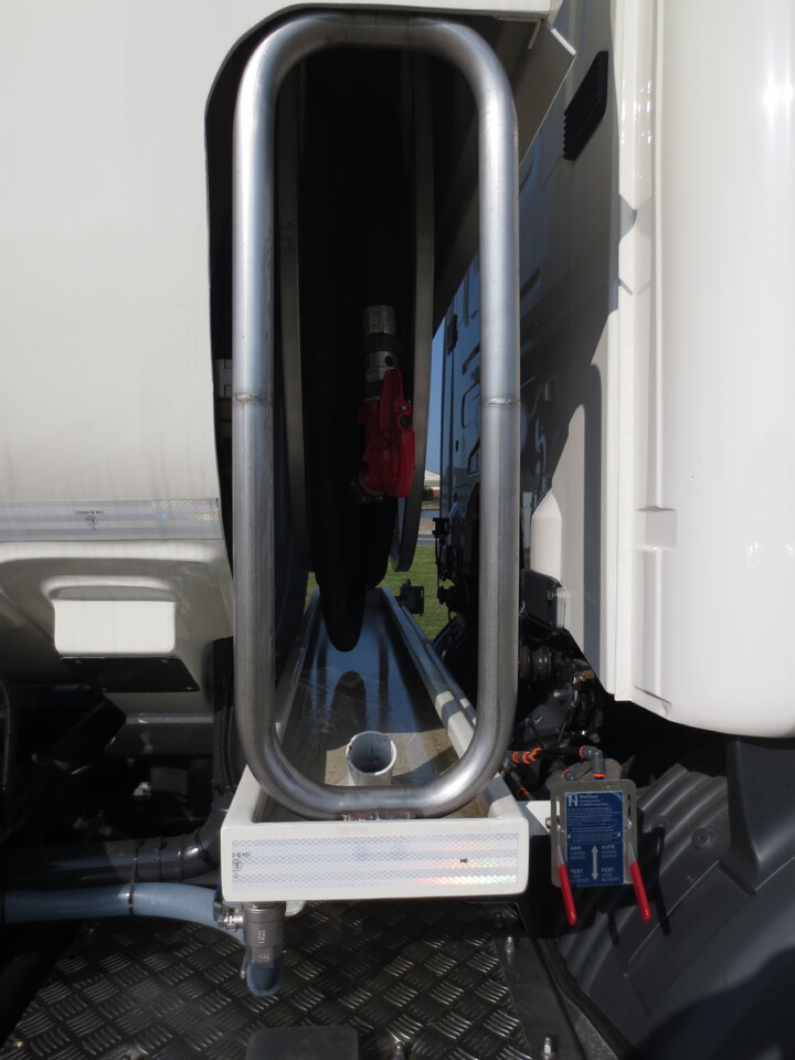 Camion citerne Scania G370: photos 4