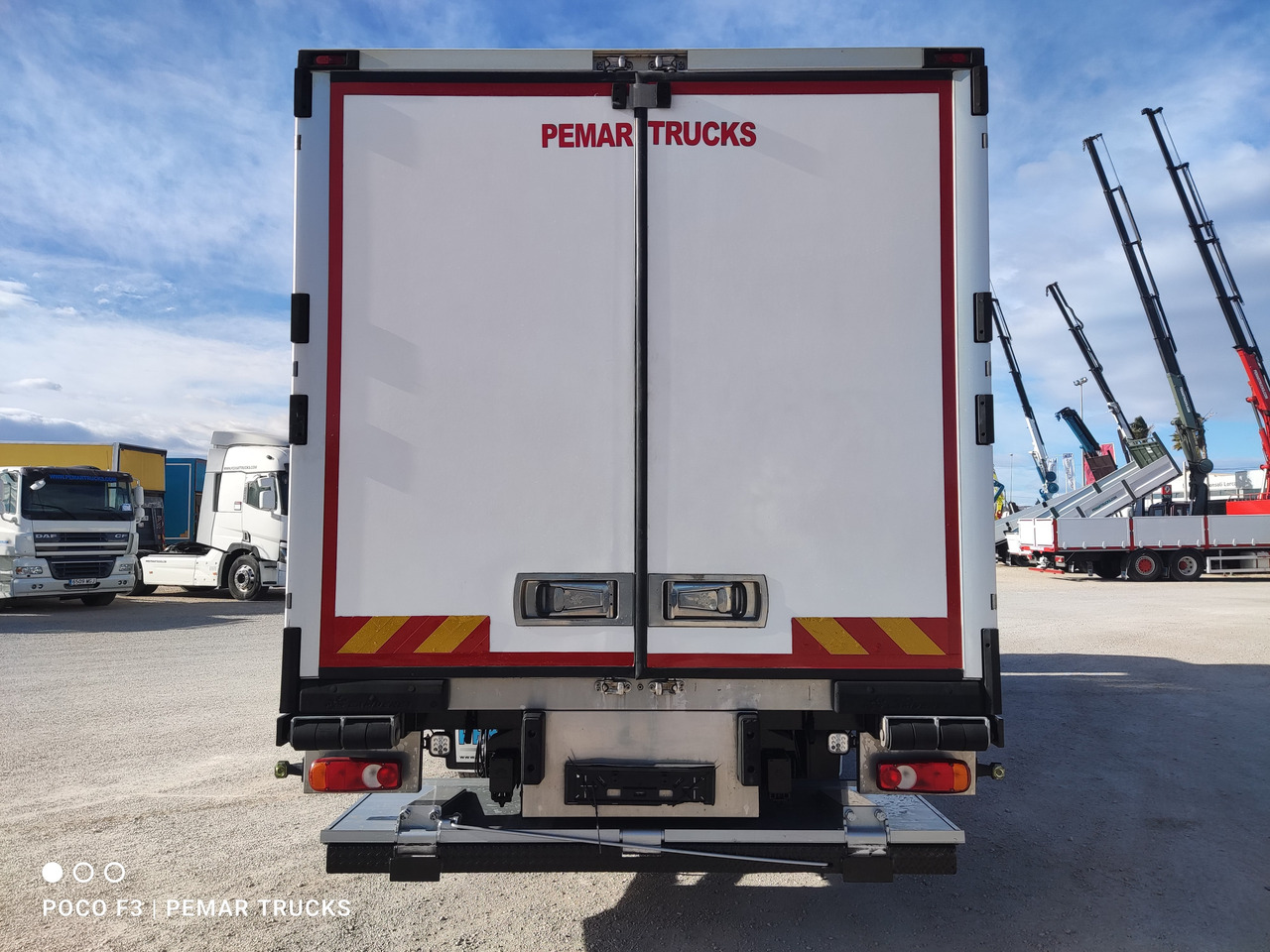 Camion frigorifique VOLVO FL 250 FRIGORIFICO 12T EURO 6: photos 7