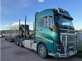 Camion grumier Volvo FH16 Timber truck with trailer and crane: photos 1