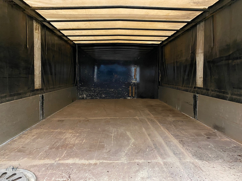 Camion à rideaux coulissants Volvo FL 240: photos 6