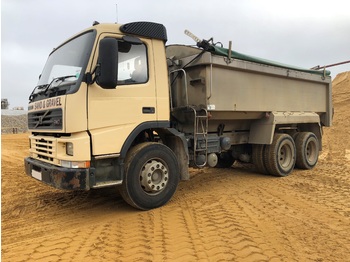 Camion benne pour transport de matériaux granulaires Volvo FM7 260: photos 1