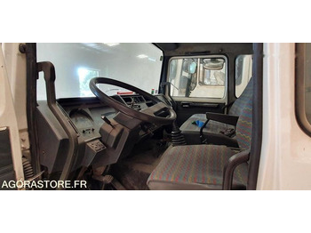 Camion avec nacelle RENAULT Midliner M 150