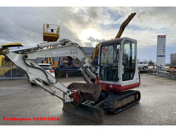 Mini pelle TAKEUCHI TB135