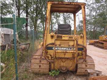 Bulldozer CATERPILLAR D3C: photos 1