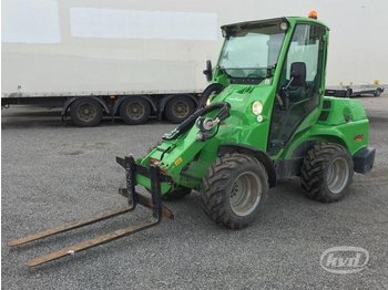  Avant 750 Compact Loader with cab and the telescopic boom - Chargeuse sur pneus