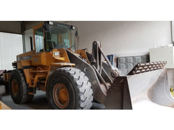 Chargeuse sur pneus VOLVO L120C