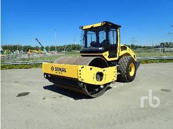 Compacteur à pieds de mouton/ monocylindre BOMAG BW213D-5