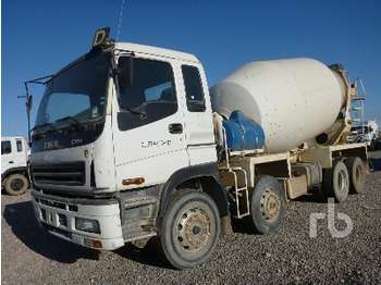 Camion malaxeur Isuzu CYH51S 8X4: photos 1