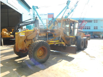 Niveleuse CATERPILLAR 140H