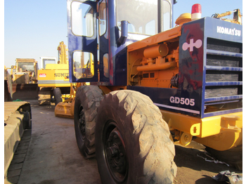 Niveleuse KOMATSU GD505