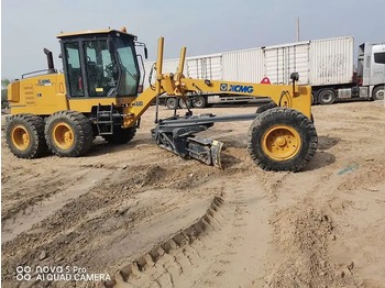 Niveleuse XCMG GR1803