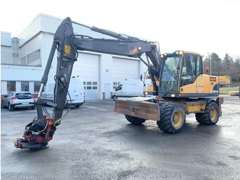 Pelle sur pneus Volvo EW160C