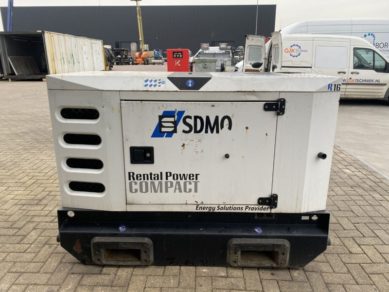 Groupe électrogène SDMO R16 Mitsubishi Leroy Somer 16 kVA Silent Rental generatorset: photos 13