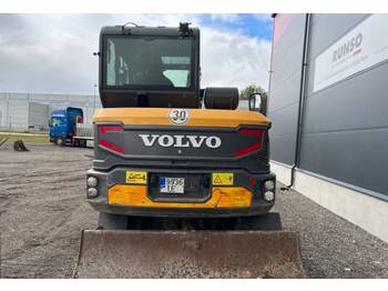 Pelle sur pneus Volvo EW 60 E: photos 3