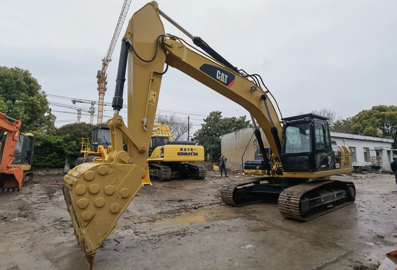 Pelle sur chenille used cat325d excavators caterpillar 325D excavator machine 325D 330D second hand excavators: photos 3