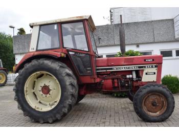 Tracteur agricole Case-IH 844: photos 1