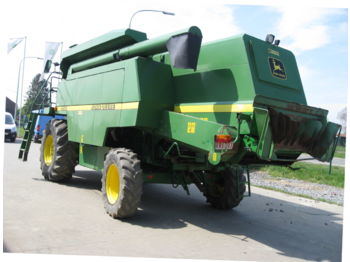 Moissonneuse-batteuse John Deere 2254